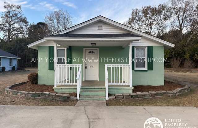 Updated 3BR Home with Large Yard photos photos