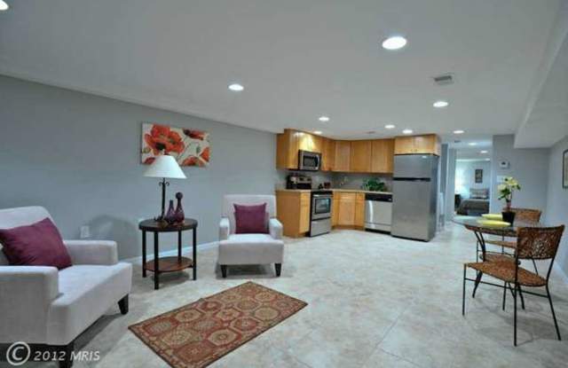 606 Harvard St., NW - B Gallery 2