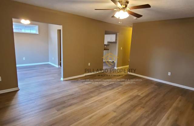 Refreshed 3 Bedroom Home with Partially Fenced In Yard, Available NOW! Gallery 3