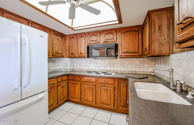 17404 N 99TH Avenue - 17404 North 99th Avenue, Sun City, AZ 85373