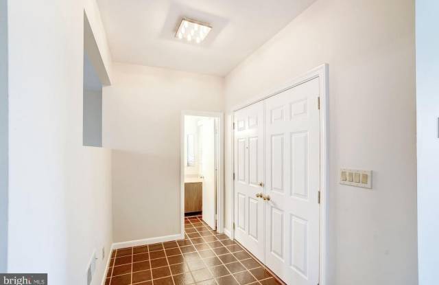 9926 GREAT OAKS WAY Gallery 3