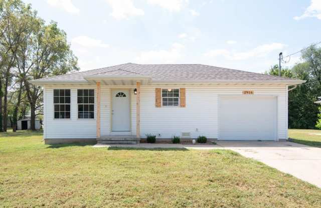 3 Bed | 1 Bath | 1 Car Garage Home! 1100 sqft located in Springfield! Gallery 1