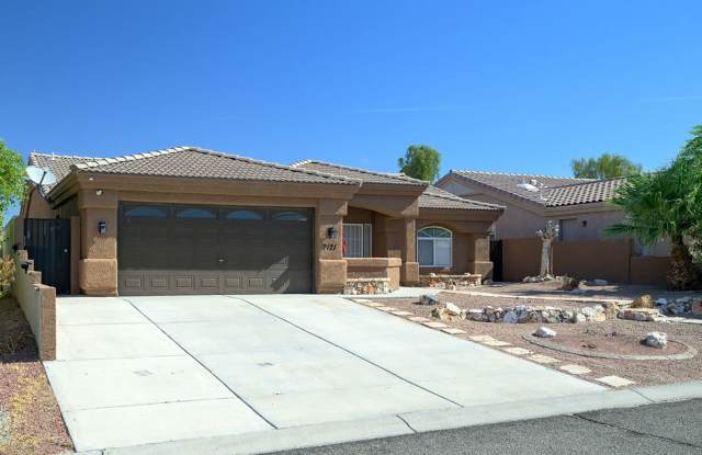 Beautiful Desert Lakes Home with Amazing Golf Course Views! Gallery 1