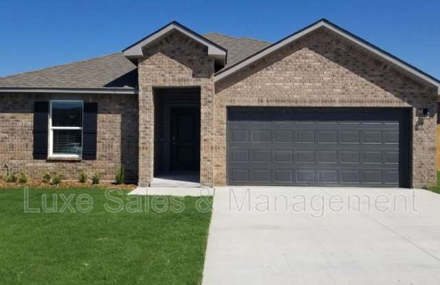 3206 Roman Circle Gallery 1