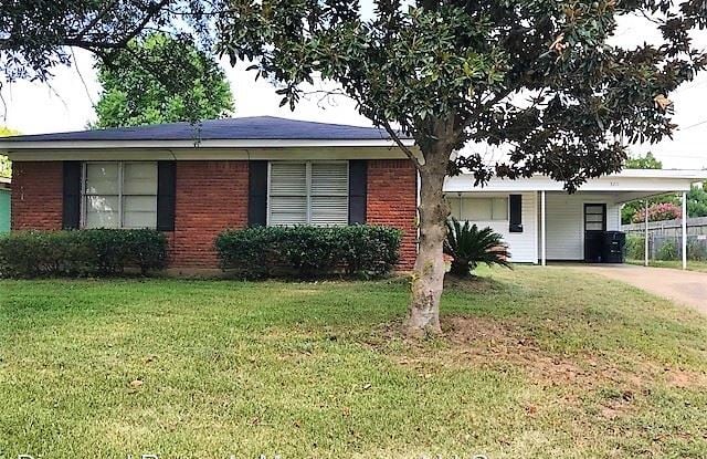 3211 Caroline Dr - 3211 Caroline Drive, Bossier City, LA 71112