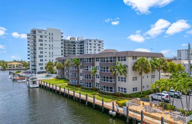 3121 NE 51st St photos photos