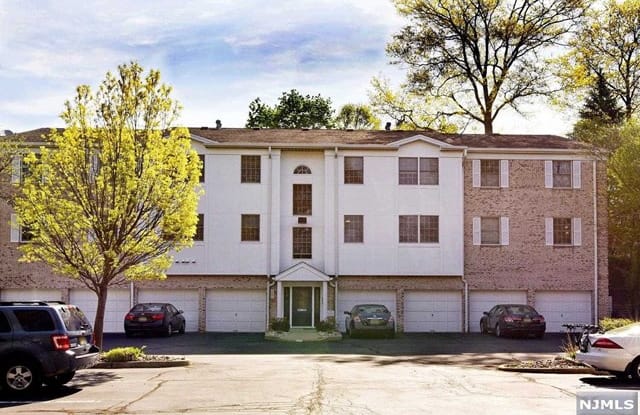 40 Colonial Village Drive - 40 Colonial Village Drive, Hillsdale, NJ 07642