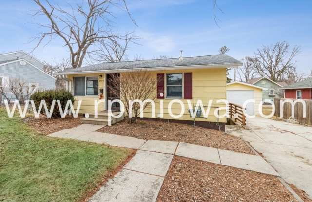 FENCED IN YARD!! 3 Bedroom, 2 Bath Home in Ames photos photos