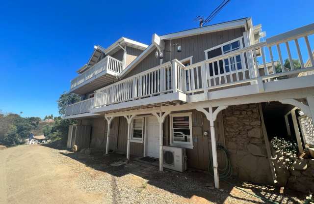 Stunning 3BR/3BA + Loft Home | 1,920 SqFt | Wrap-Around Deck & Incredible Views! Gallery 4