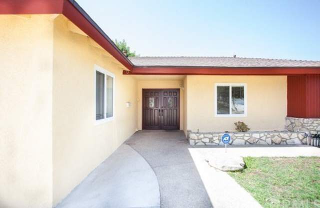571 Thornhurst Avenue Gallery 4