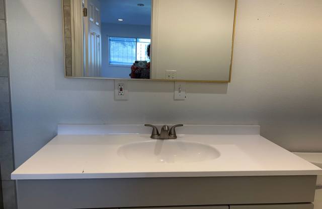 Darling 1 bedroom home photos photos