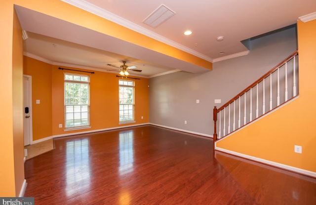 386 CHESSINGTON DRIVE Gallery 4