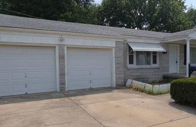 Spacious 4 Bedroom Home close to Missouri State University! $1495! photos photos Spacious 4 Bedroom Home close to Missouri State University! $1495! photos photos