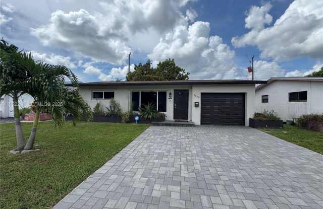 6868 NW 28th St photos photos