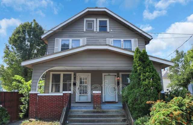 463 Reinhard Ave photos photos