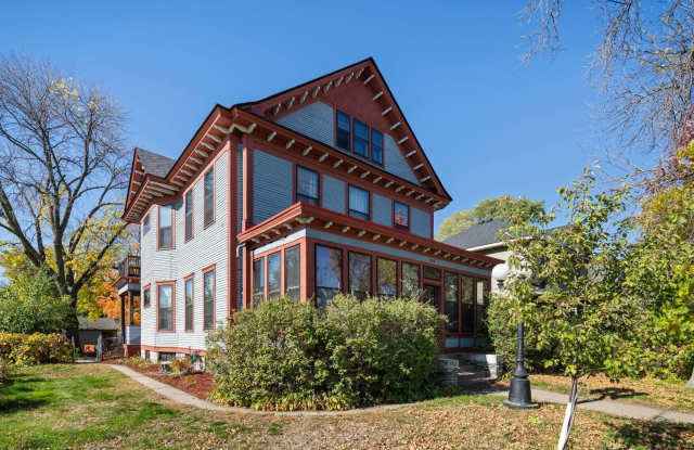 1509 Bryant Avenue N Gallery 1