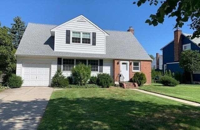 173 Meadow Street - 173 Meadow Street, Garden City, NY 11530