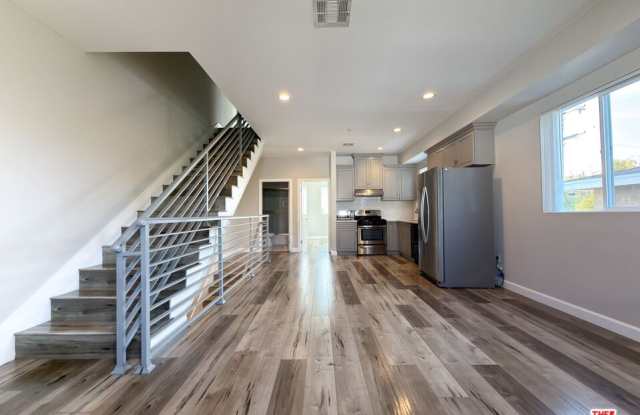 5651 1/2 Willowcrest Ave photos photos