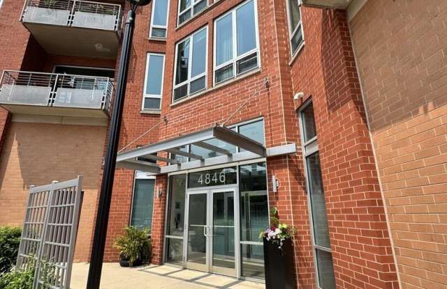 4846 N Clark Street photos photos