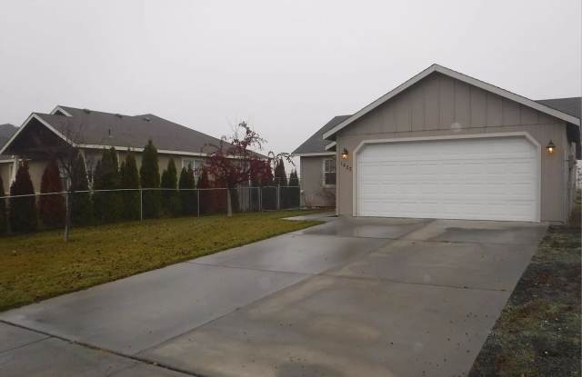 Cute 3 Bed 2 Bath Home! - 1423 Husky Drive, Moses Lake, WA 98837
