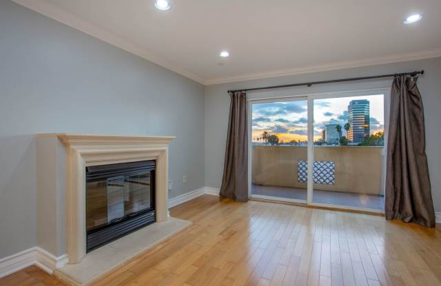 Large and updated penthouse condo in West Los Angeles - 1246 Armacost Avenue, Los Angeles, CA 90025