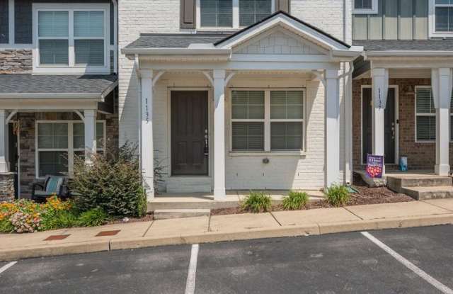 Modern Townhome in Central Location Gallery 3