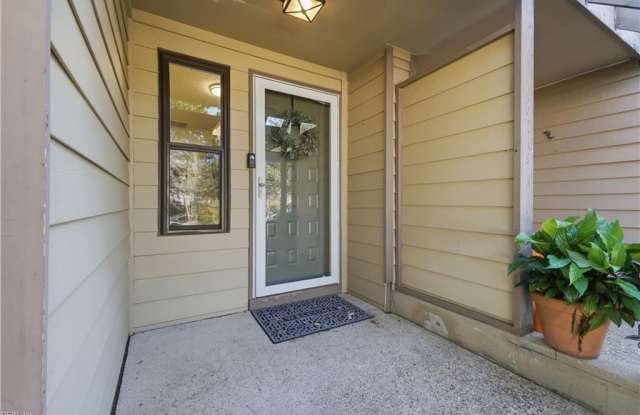 3906 Whooping Crane Circle Gallery 3