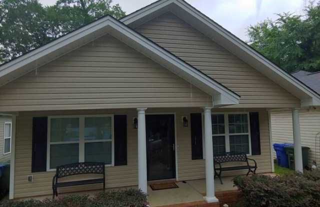 914 Woodlawn Avenue photos photos