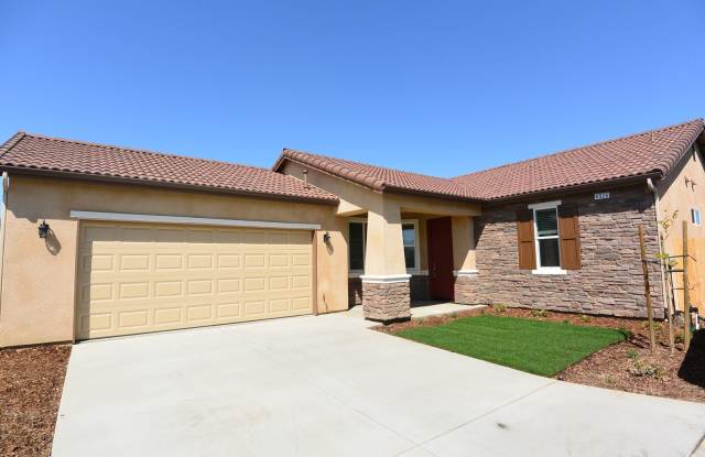 Newer northwest Visalia home in Ashton Park Gated Community photos photos