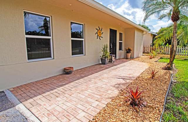8804 SE Jardin Street Gallery 2