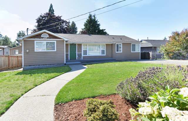 Charming Remodeled Rambler 3 Bdrm 2.75 Bath with Spacious Yard Kent East Hill photos photos