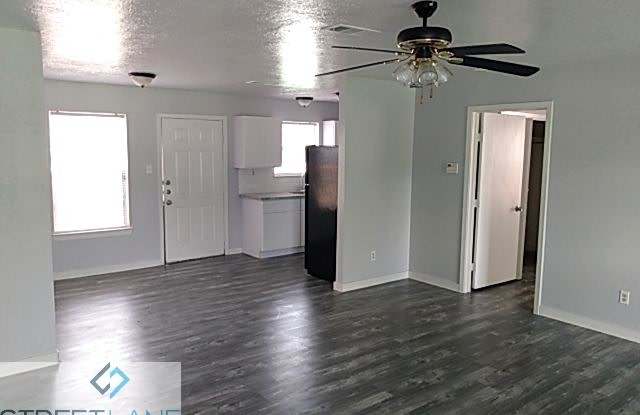 3517 Sparrow Street Gallery 2