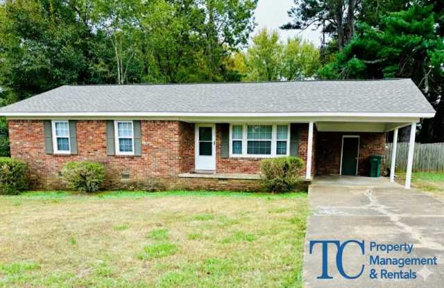 Warm Living For Winter - 136 Rockwell Cove, Jackson, TN 38305