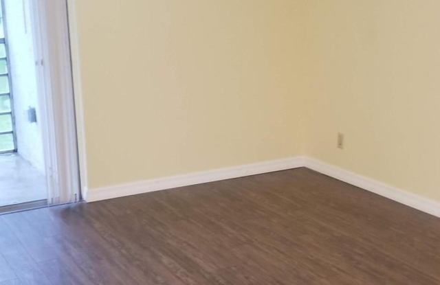 2000 Springdale Boulevard Gallery 3