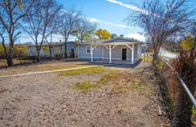 Cozy Remodeled Home Near Downtown Gallery 3
