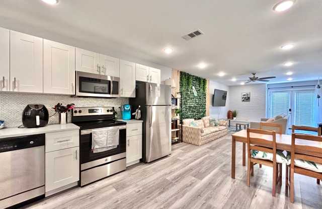 Modern  Cozy 2BR/2BA Home with Stylish Finishes and Natural Light photos photos