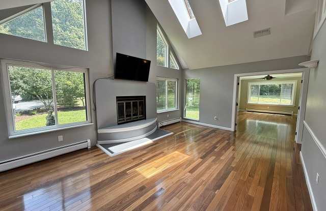 93 Pisgah Road Gallery 3
