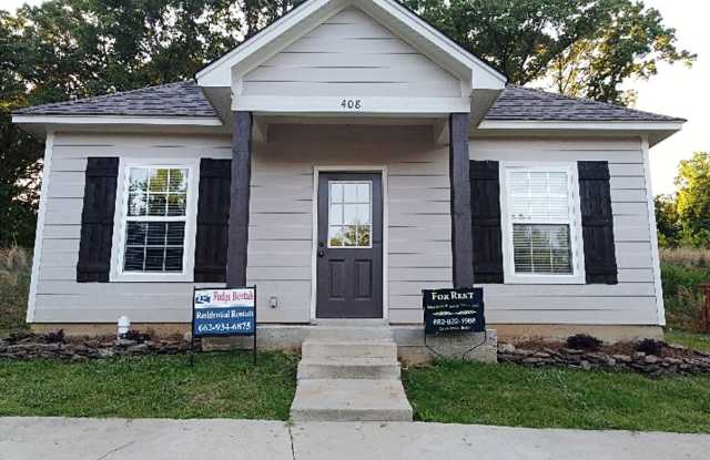 4 bedroom/4 bath Gallery 1