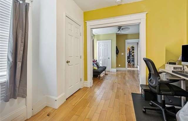 4903 WILLOW Street Gallery 2