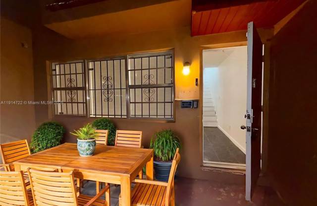 4045 NW 19th St - 4045 Northwest 19th Street, Lauderhill, FL 33313