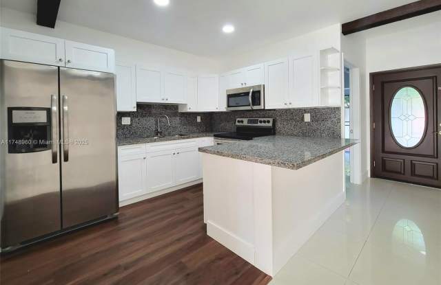 7600 SW 103rd Pl - 7600 Southwest 103rd Place, Kendall, FL 33173