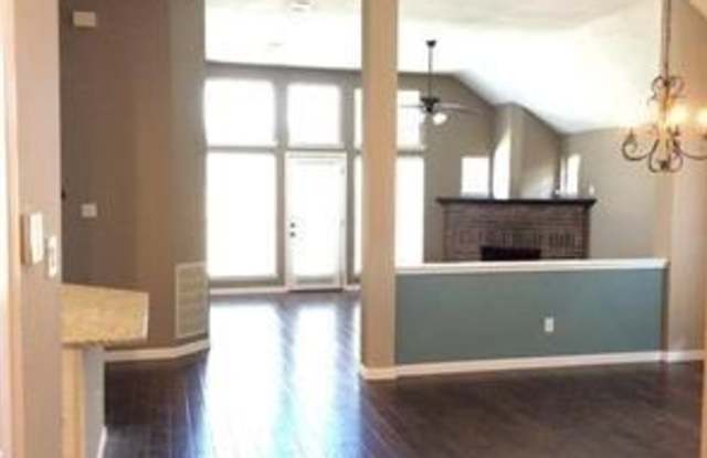 2516 Potomac Drive Gallery 2