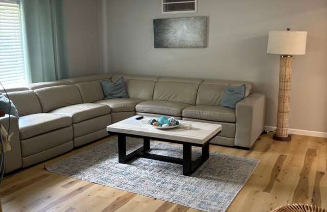 Fully Furnished 4-Bedroom Home! Ready for a 6-Month Lease Gallery 3