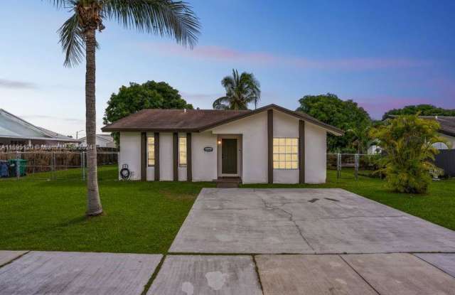 16933 Southwest 101st Court - 16933 Southwest 101st Court, West Perrine, FL 33157