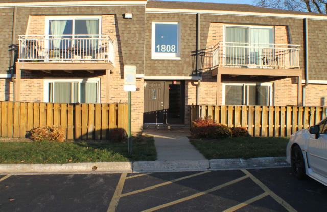 1808 Plum Grove Road - 1Unit 1 B - 1808 Plum Grove Road, Rolling Meadows, IL 60008