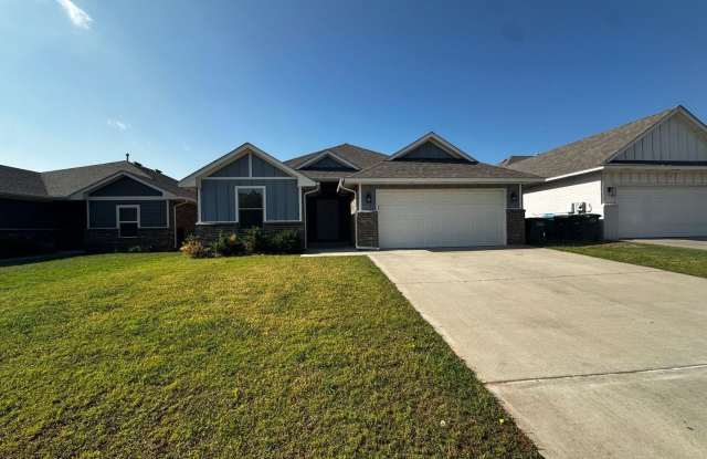 3 Bedroom 2 Bath 2 Car Garage - Edmond Schools  Close To UCO! photos photos