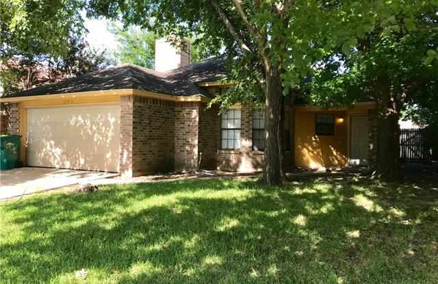 605 Lemons Street - 605 Lemons Street, Cedar Hill, TX 75104