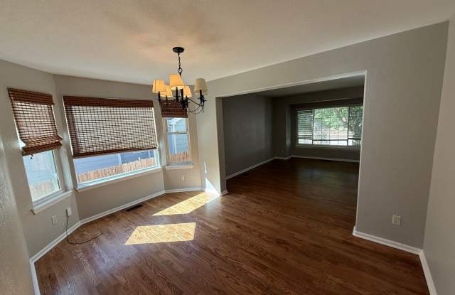 Spectacular 5 Bedroom Home in Rock Creek Gallery 4