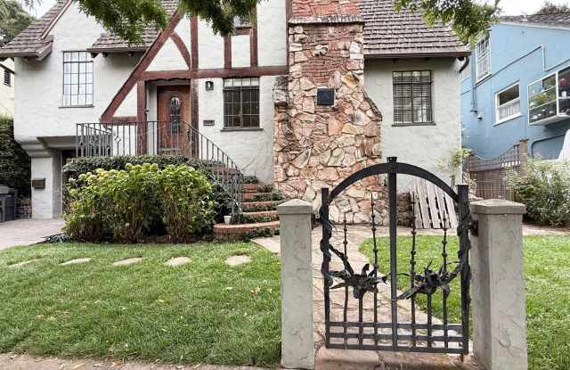 Beautiful 2 Bed 2 Bath Storybook Oakland Home - Crocker Highlands Neighborhood! photos photos