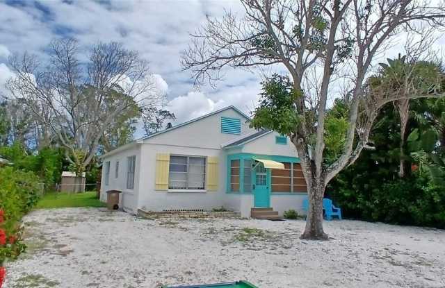 1209 BAY PALM Boulevard Gallery 1